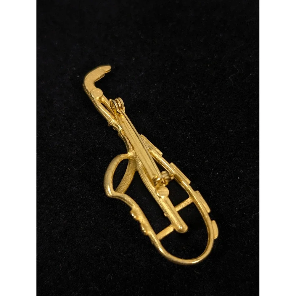 Vintage Saxophone Brooch Gold Tone Openwork Musician‎ Jazz Pin